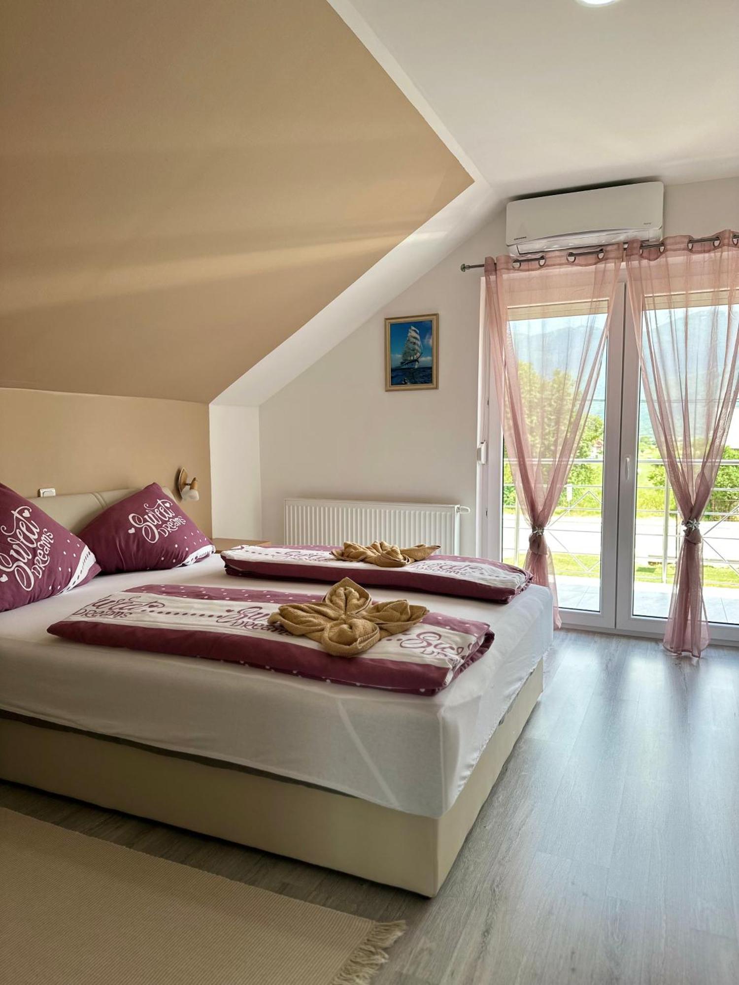 Sweet Dreams Home Korenica Buitenkant foto
